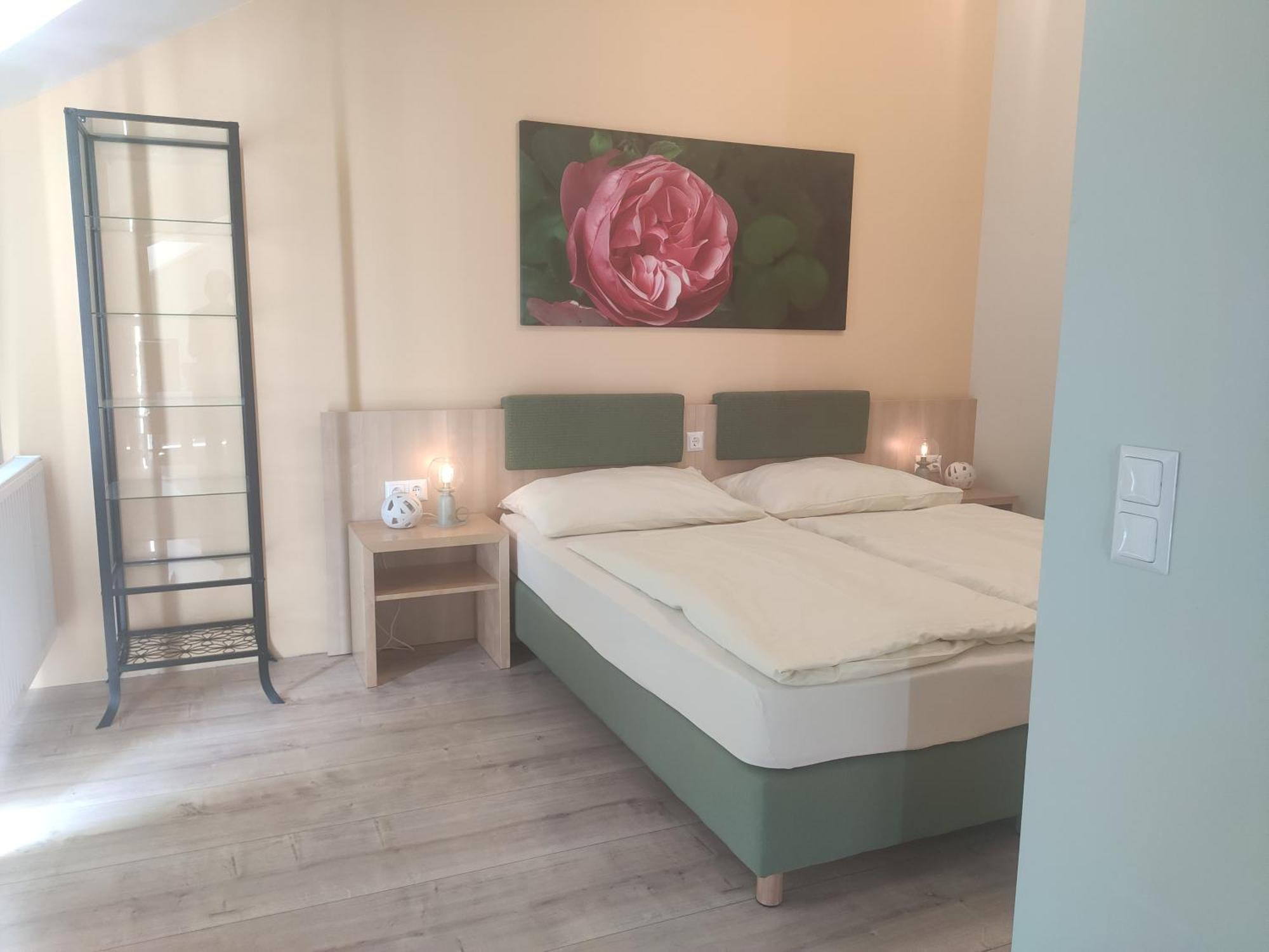 Rosenhotel - Serviced Apartments Zwentendorf ภายนอก รูปภาพ
