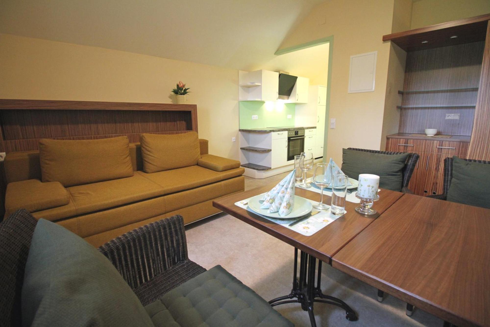 Rosenhotel - Serviced Apartments Zwentendorf ภายนอก รูปภาพ